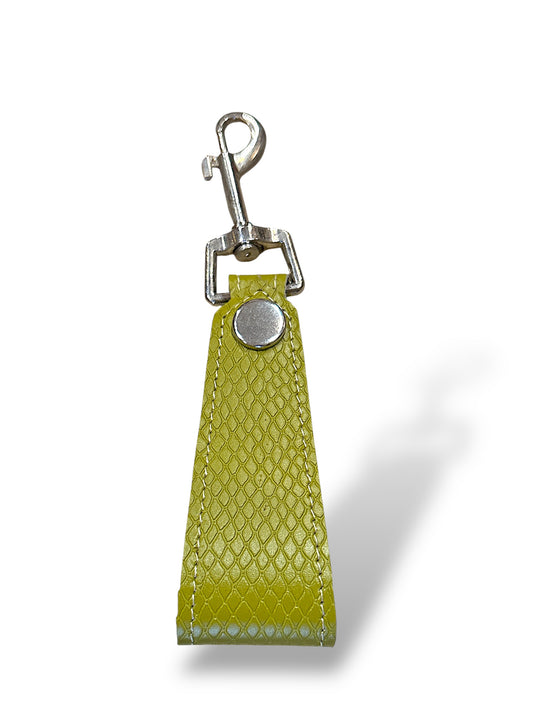 Llavero de cuero crocco verde manzana