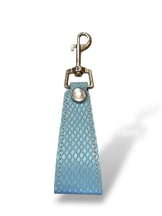 Llavero de cuero crocco celeste