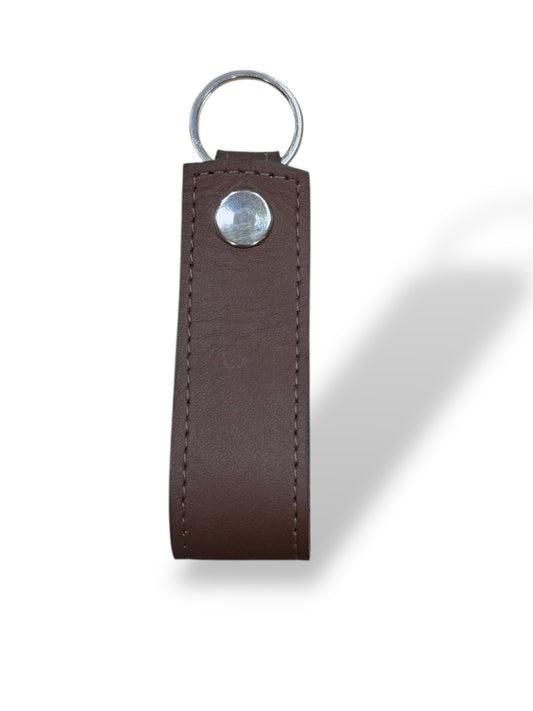 Llavero de cuero marrón con argolla