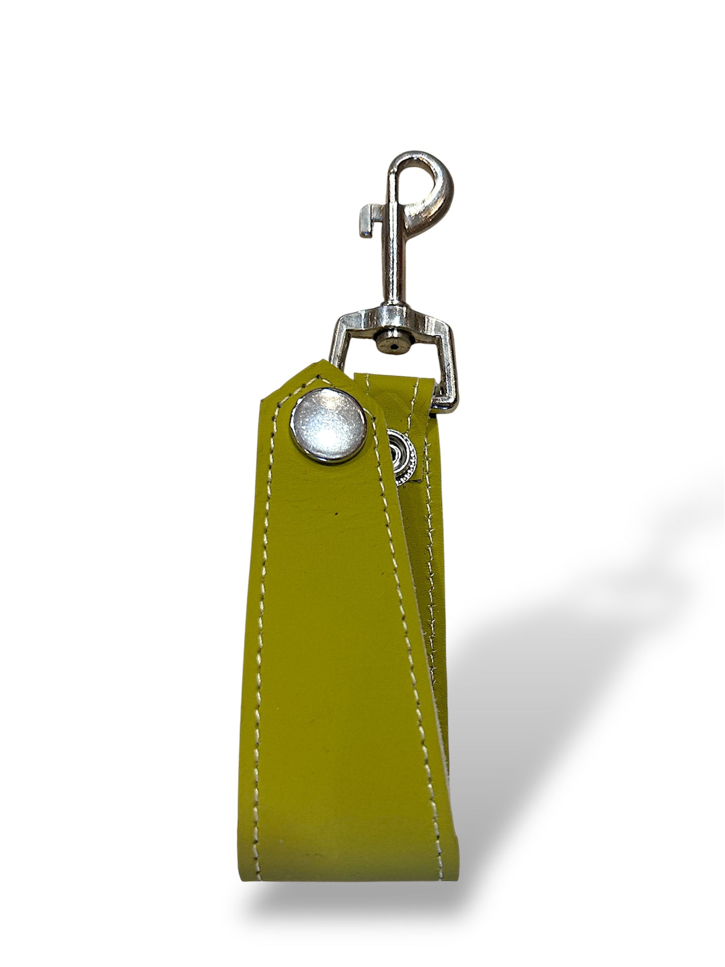 Llavero de cuero verde manzana