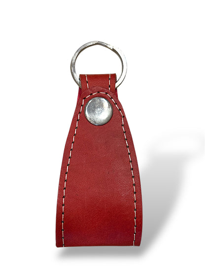 Llavero de cuero rojo