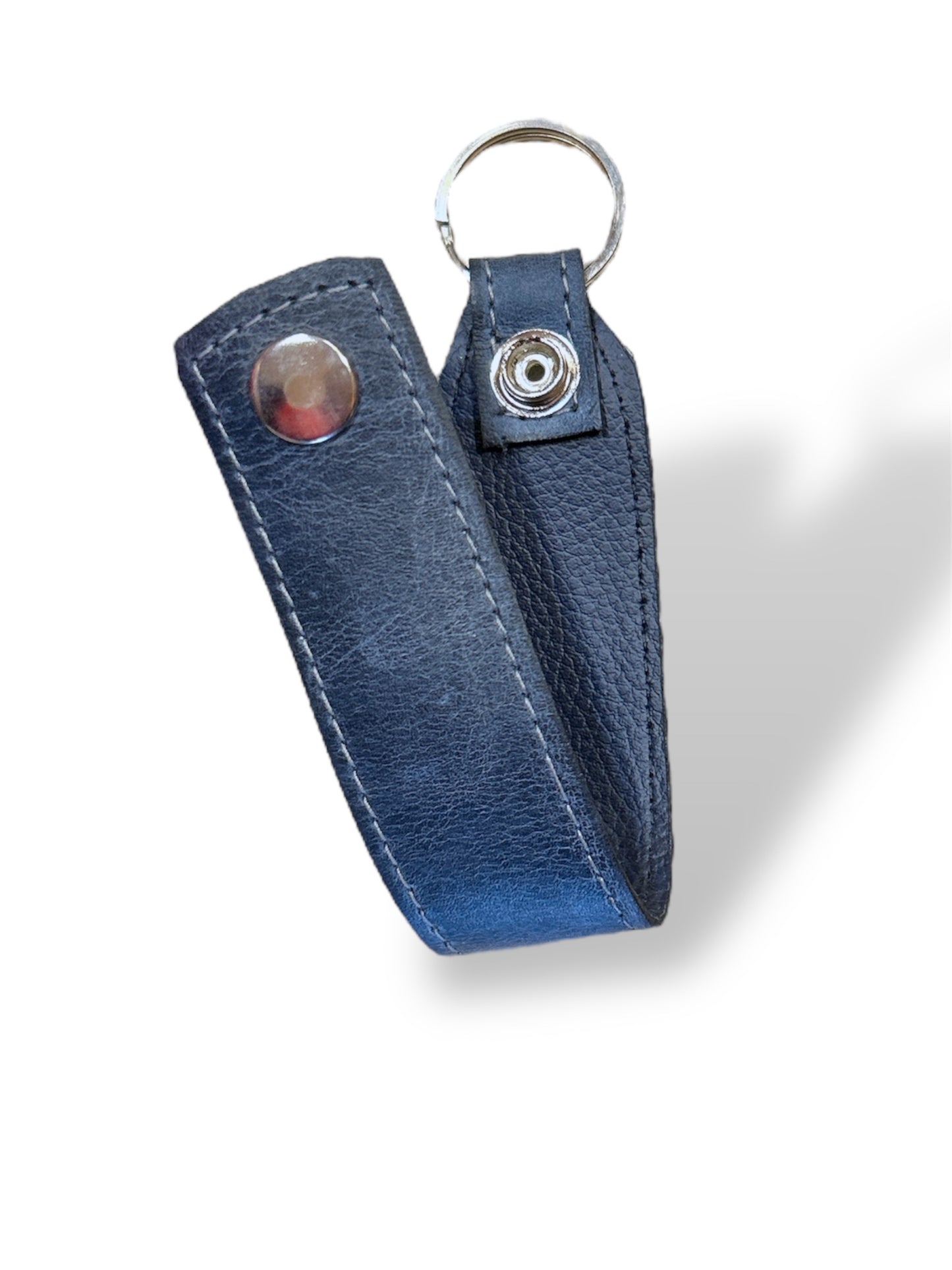 Llavero de cuero azul con argolla