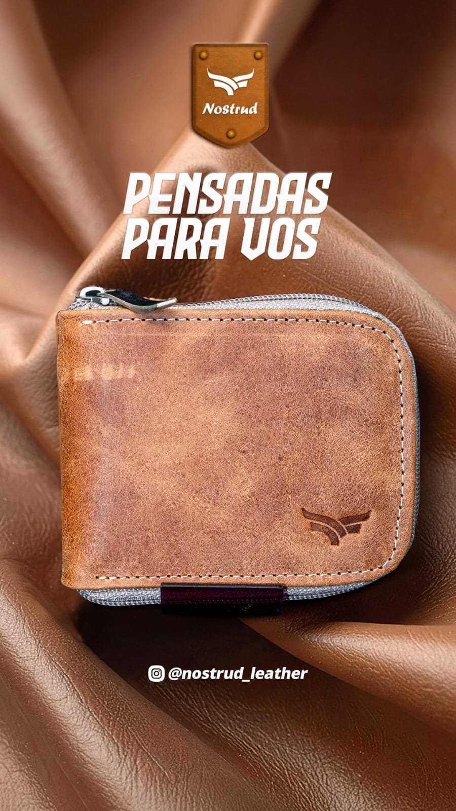 Billetera con cierre en cuero azul salvaje