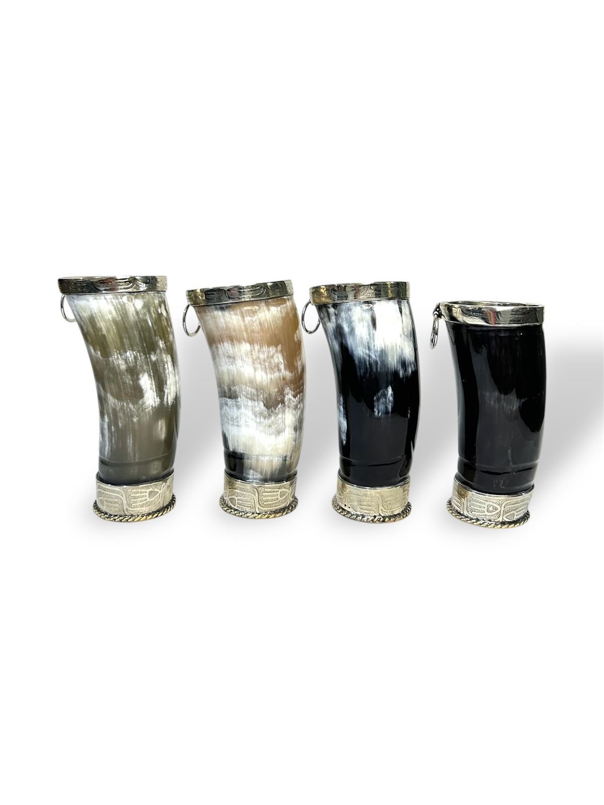 Guampa para terere de cuerno con borde en alpaca o bronce  grande