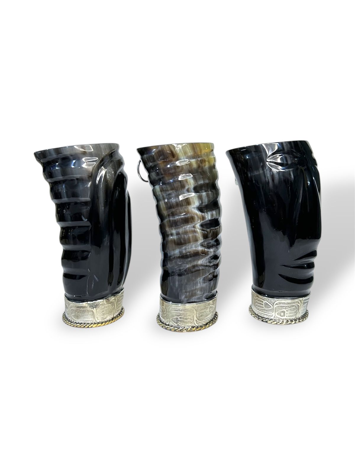 Guampa para terere de cuerno con borde en alpaca o bronce  grande